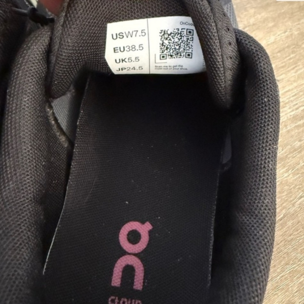 ON Women's Black Athletic Shoes - Picture 2 of 6